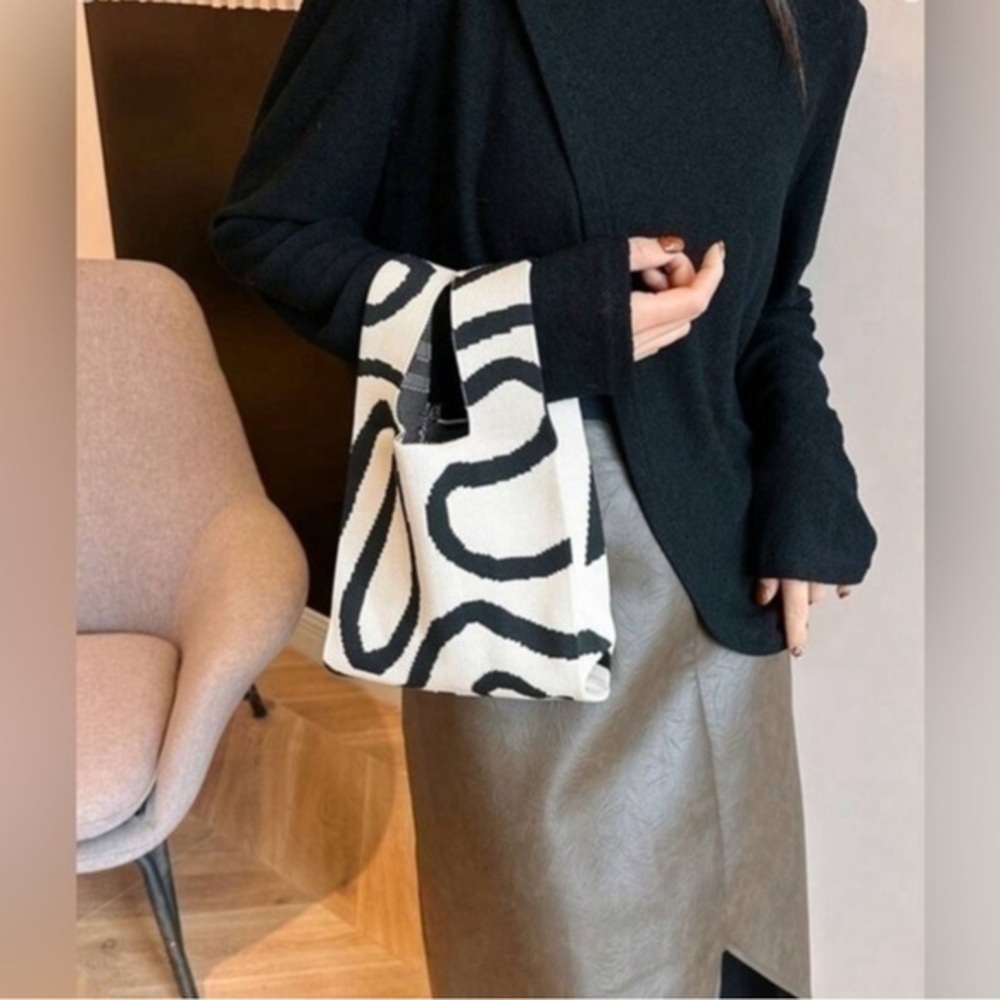 ✨NEW Stylish Black and White Women's knit woven  Bag - Picture 11 of 12